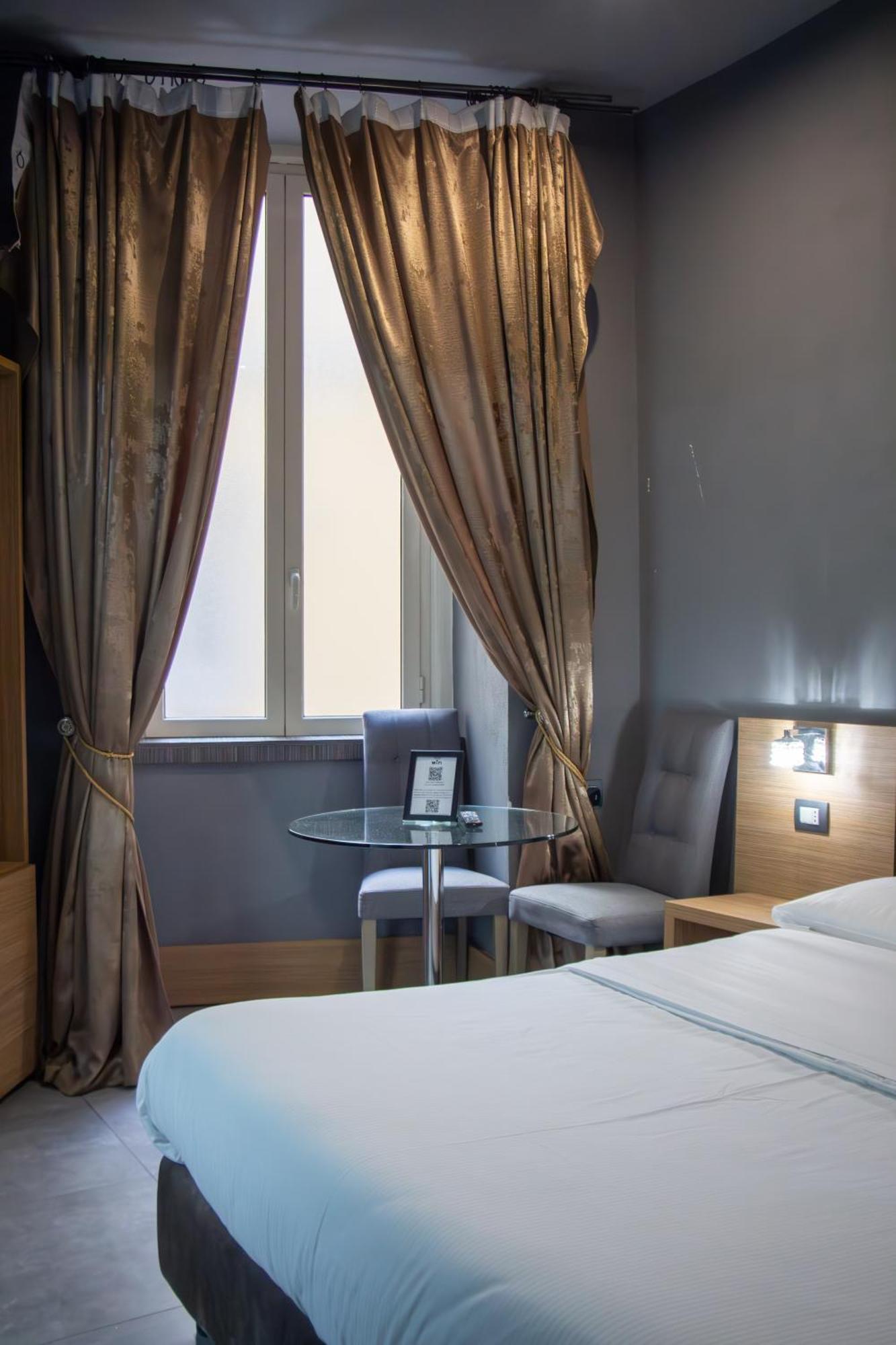 Beb Umberto I Napoli Hotel ภายนอก รูปภาพ