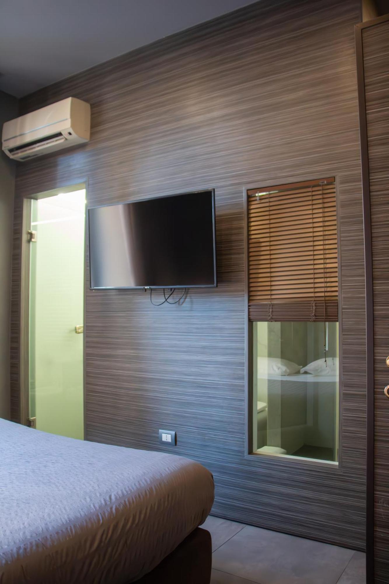 Beb Umberto I Napoli Hotel ภายนอก รูปภาพ