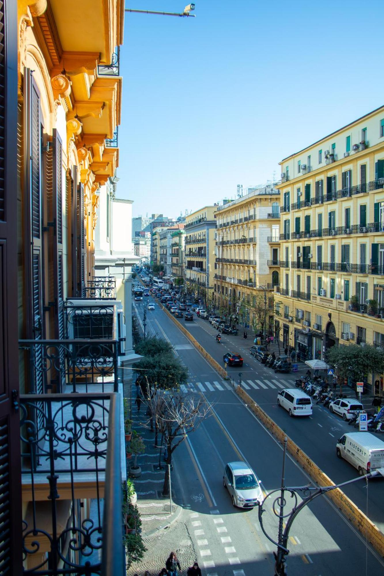 Beb Umberto I Napoli Hotel ภายนอก รูปภาพ
