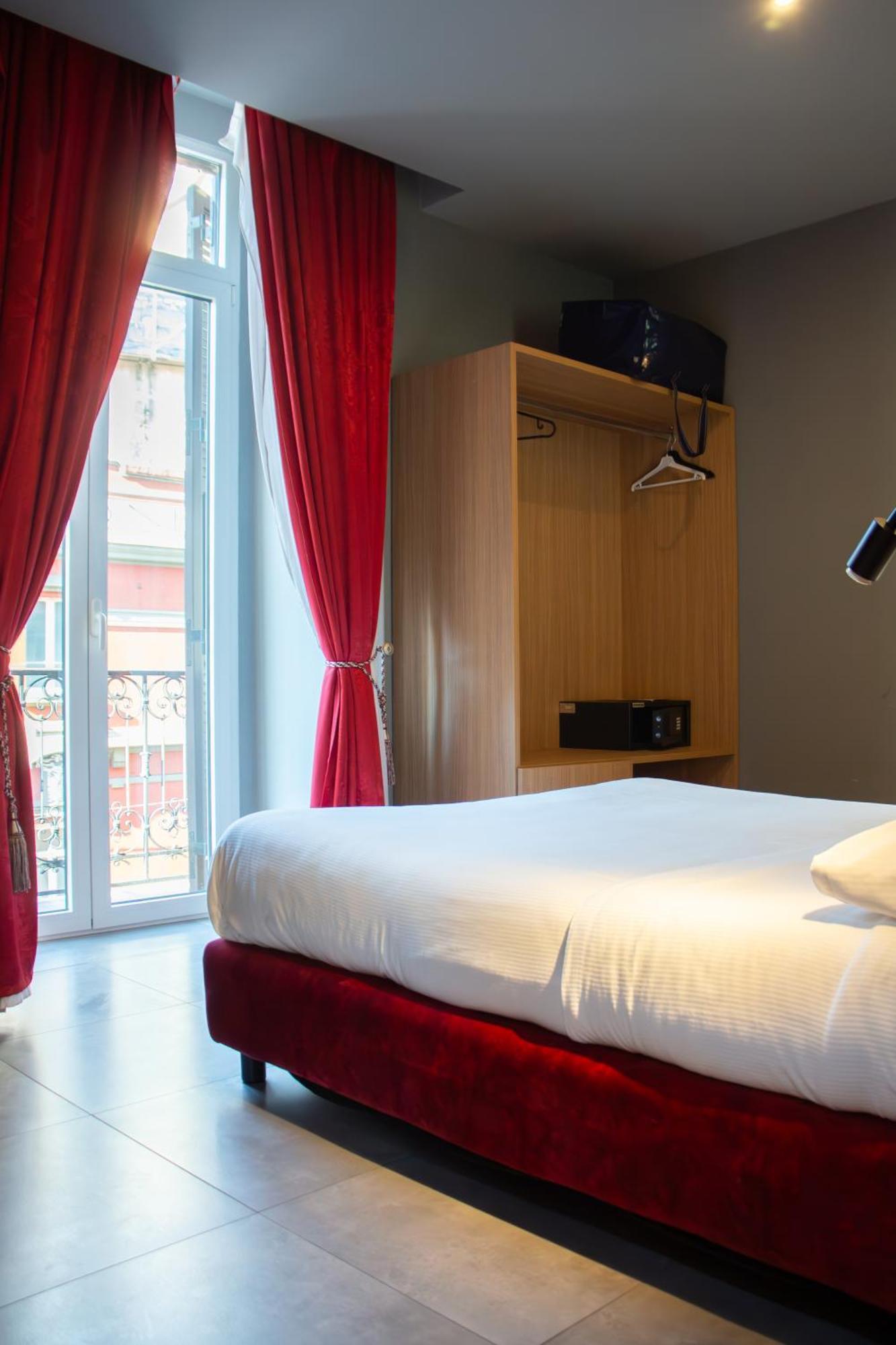 Beb Umberto I Napoli Hotel ภายนอก รูปภาพ