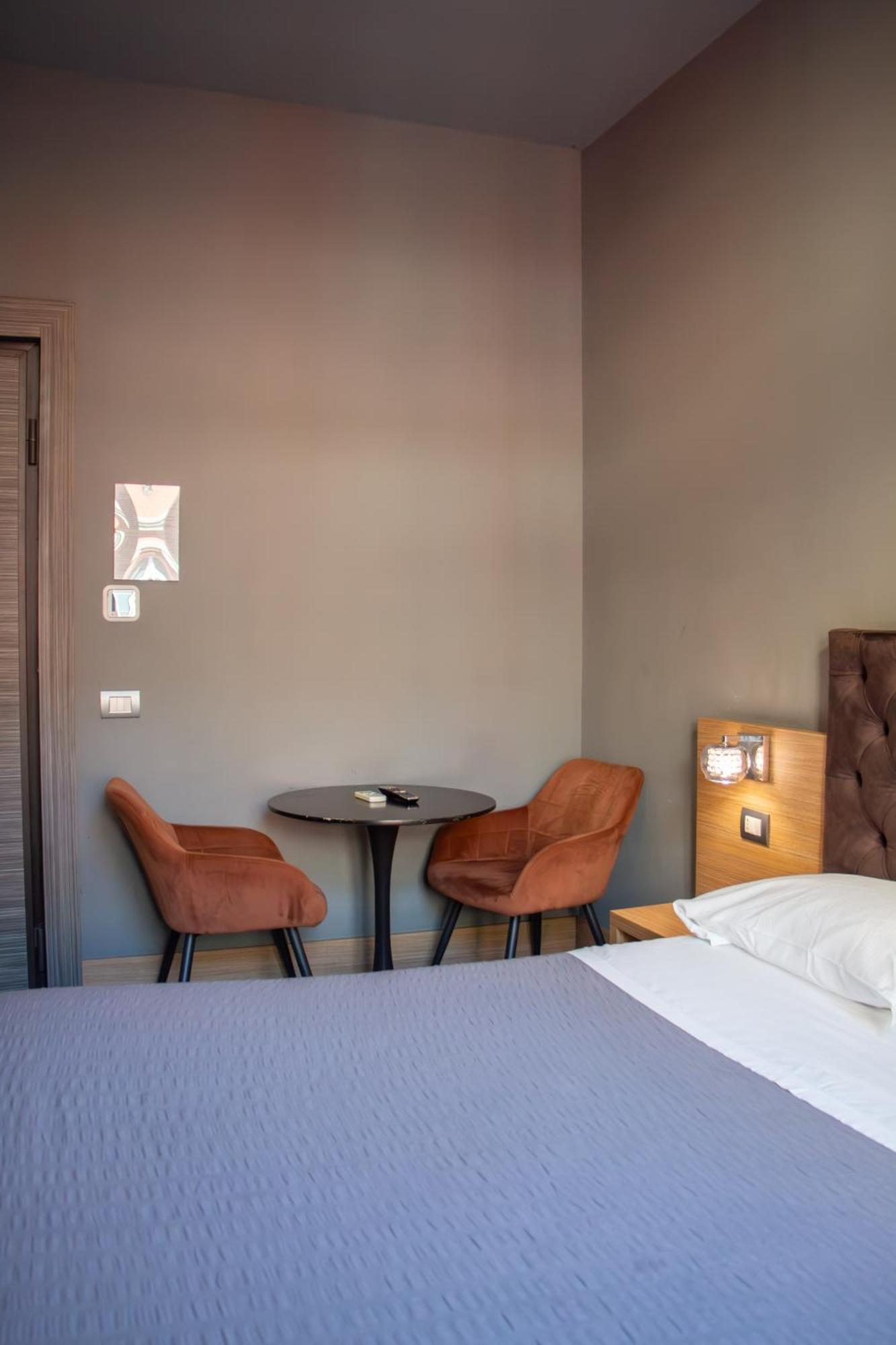 Beb Umberto I Napoli Hotel ภายนอก รูปภาพ