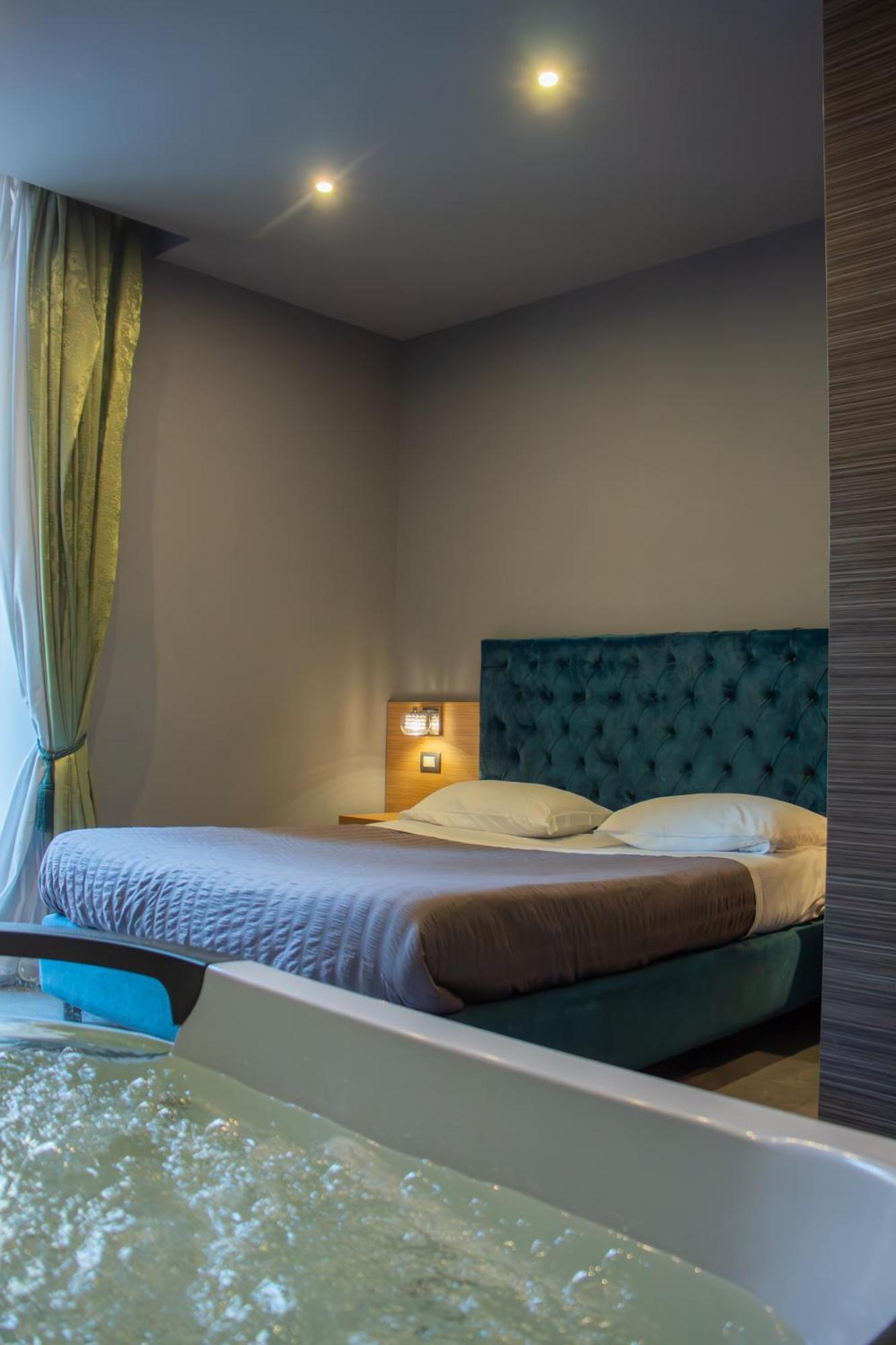 Beb Umberto I Napoli Hotel ภายนอก รูปภาพ