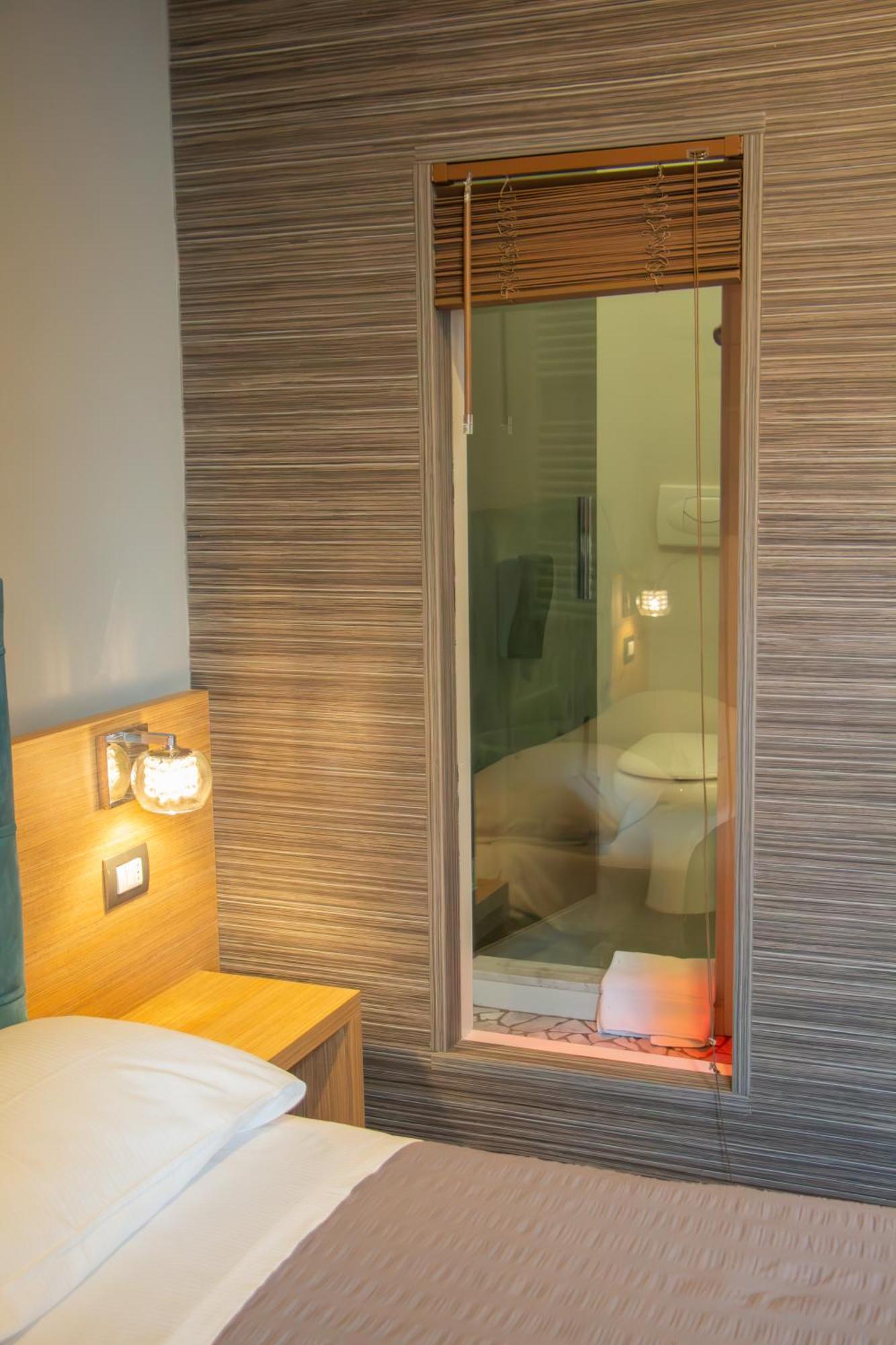 Beb Umberto I Napoli Hotel ภายนอก รูปภาพ